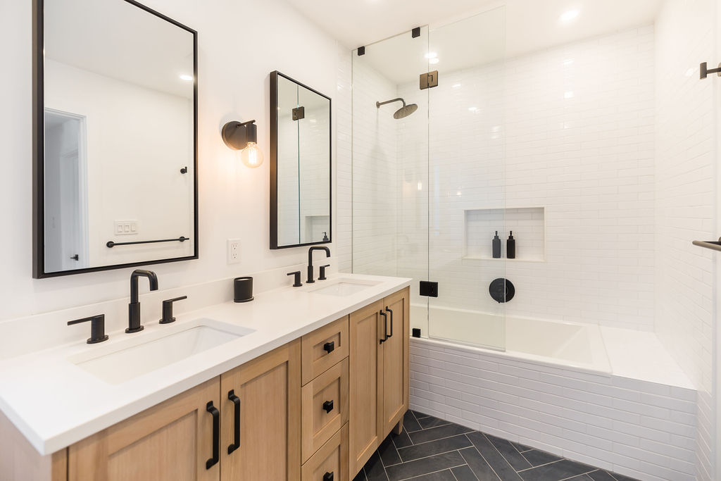 Bathroom Renovations in Toronto: Transforming Your Bathroom